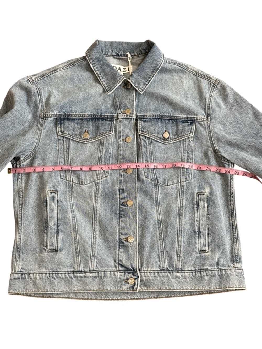 DAZE Cropped Denim Jacket Light Wash Button Front Size M NWT - Picture 6 of 9